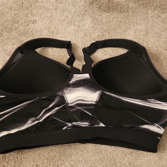 Knockout by Victoria's Secret Front Close Sports Bra Black & White Size 34DDD - Picture 4 of 9